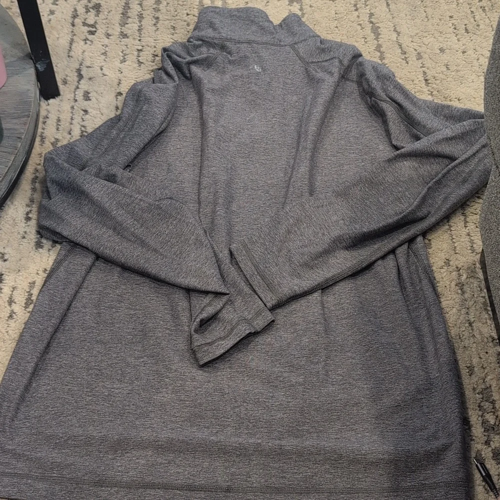 Lululemon Men's 1/4 Zip Soft Jersey Long Sleeve Heathered Black - Picture 5 of 8